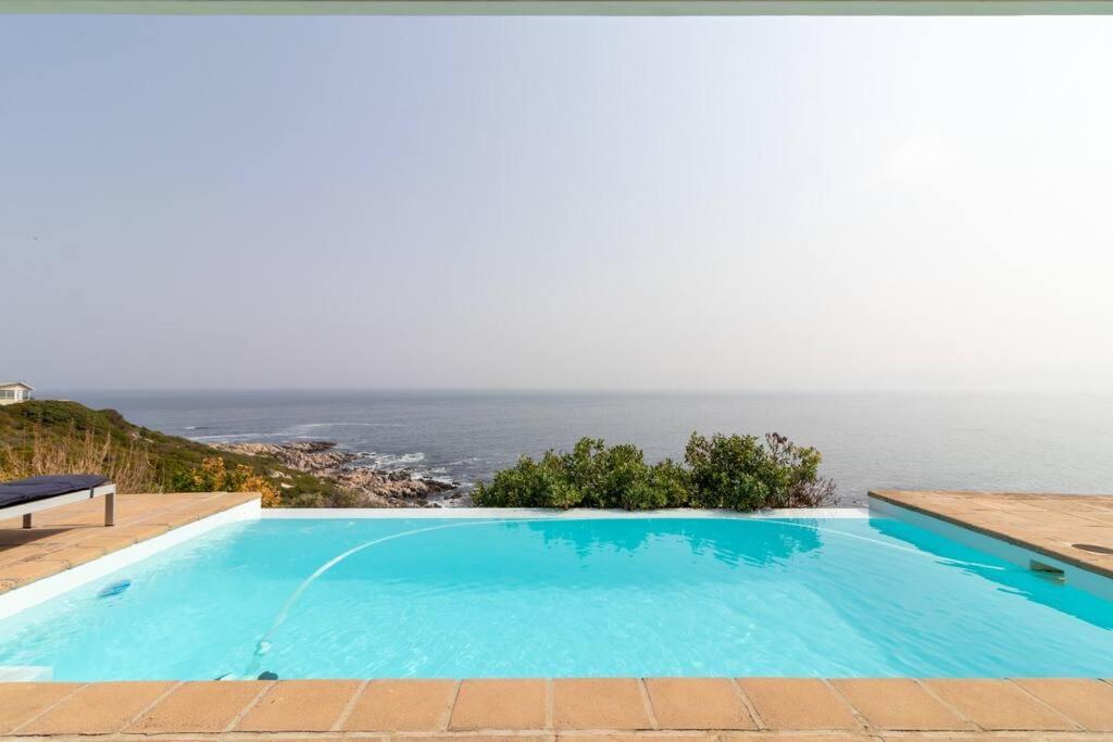 La Petite Baleine Oceanfront Luxury Villa De Kelders Exterior photo