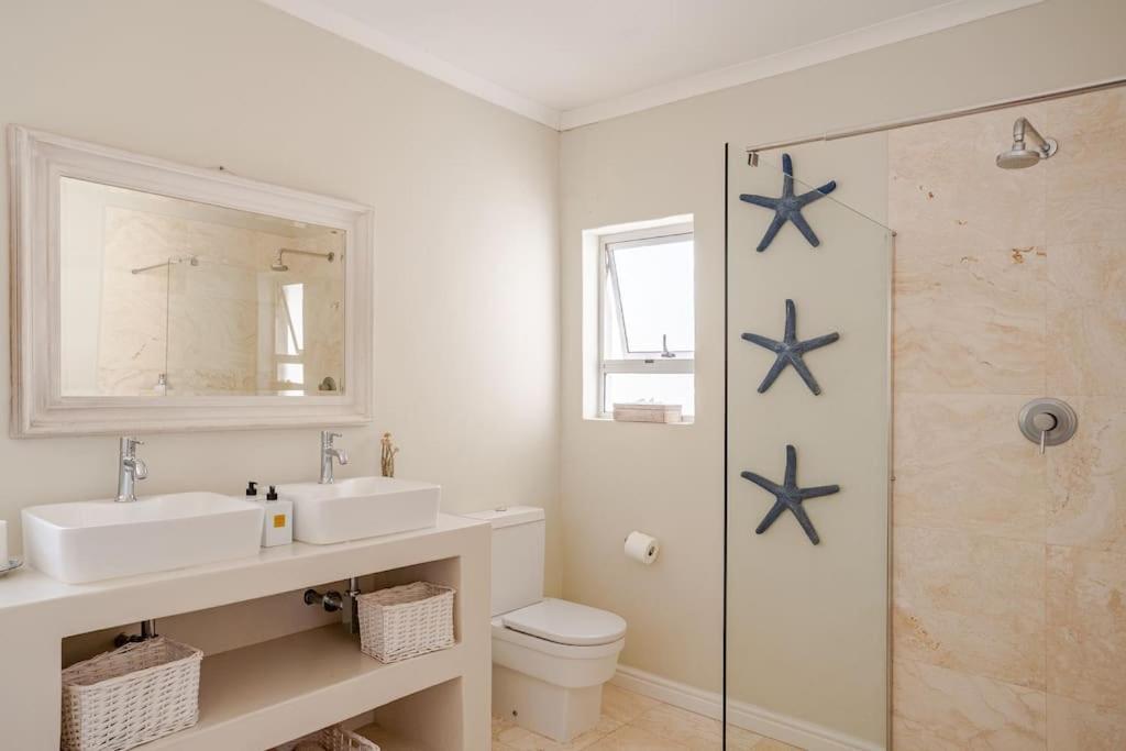 La Petite Baleine Oceanfront Luxury Villa De Kelders Exterior photo