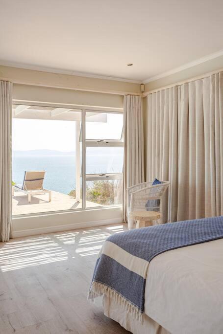 La Petite Baleine Oceanfront Luxury Villa De Kelders Exterior photo