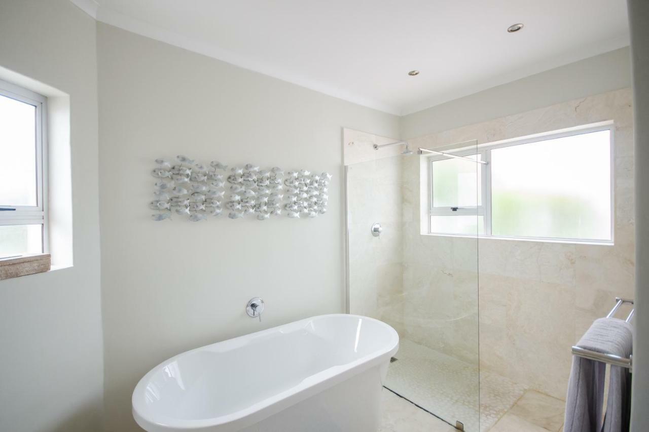 La Petite Baleine Oceanfront Luxury Villa De Kelders Exterior photo