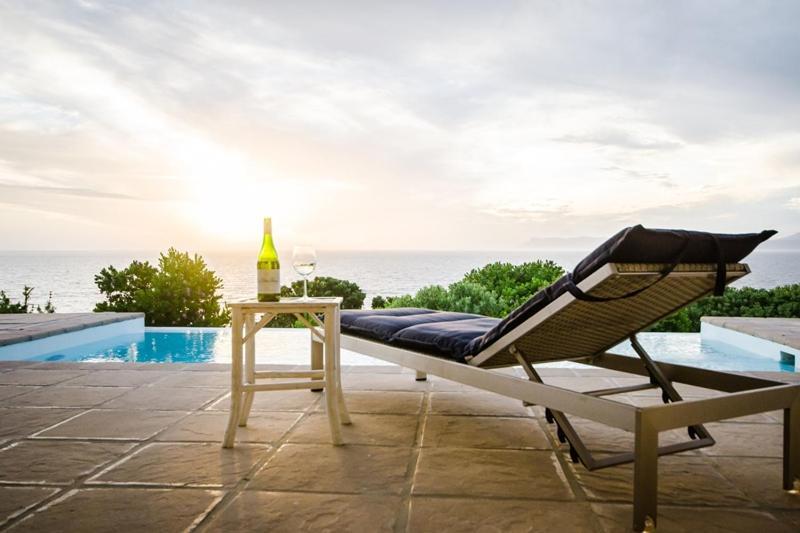 La Petite Baleine Oceanfront Luxury Villa De Kelders Exterior photo